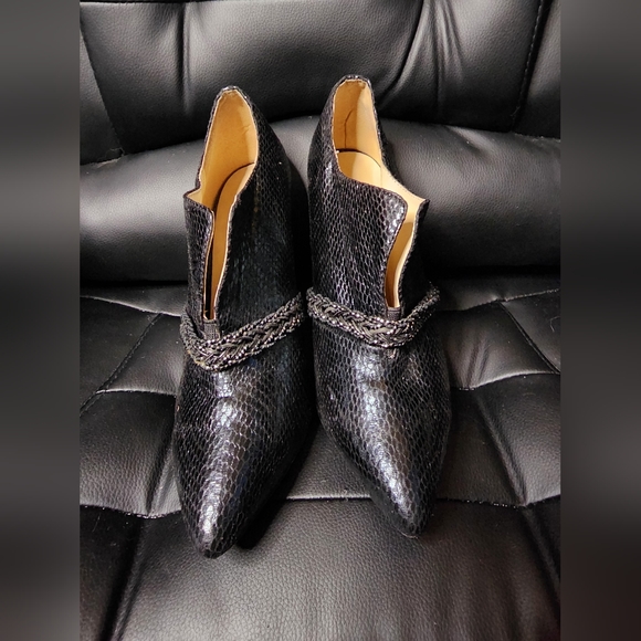 shoedazzle black booties